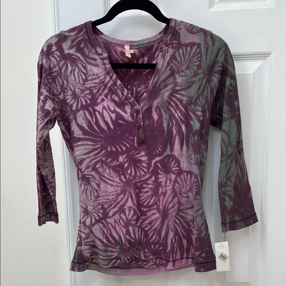 Purple Fitted Graphic Polo Blouse